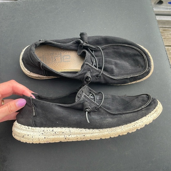 Hey Dude Wendy’s 7 - Picture 1 of 1